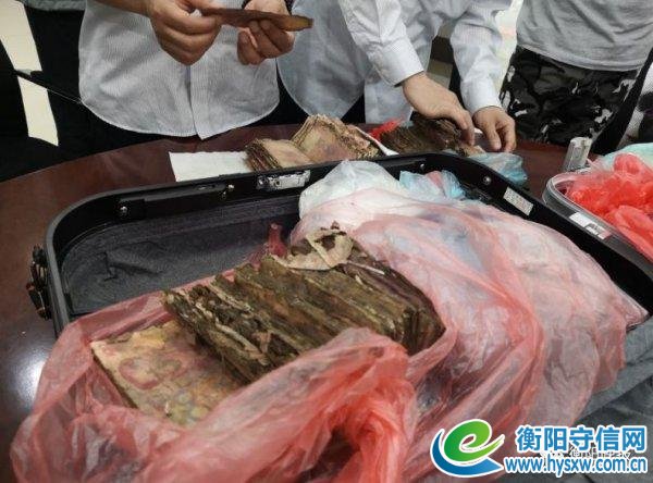 糟心！衡阳市民将钱存放家中，100多万元人民币全遭腐蚀