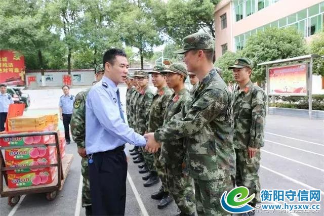 罗小伟同志一行慰问国庆节坚守岗位的公安民警