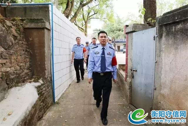 罗小伟同志一行慰问国庆节坚守岗位的公安民警