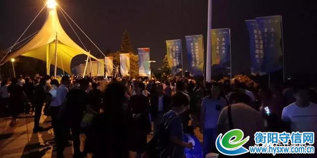 焰遇湘江 大美衡阳！刚刚！烟花照亮了雁城的夜！