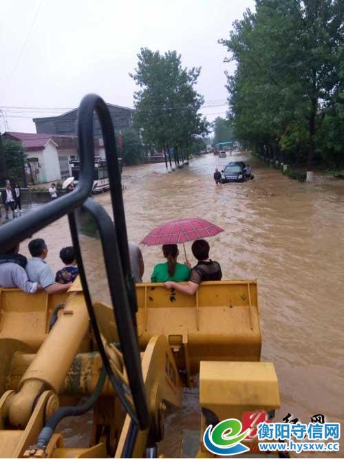 宁乡“公路卫士”危急时刻打通生命通道