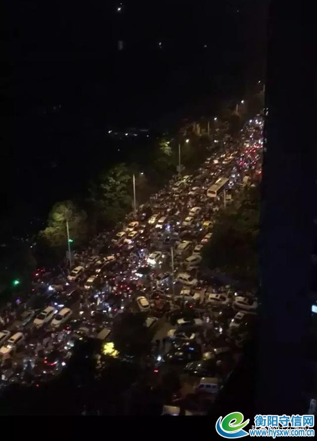 焰遇湘江 大美衡阳！刚刚！烟花照亮了雁城的夜！