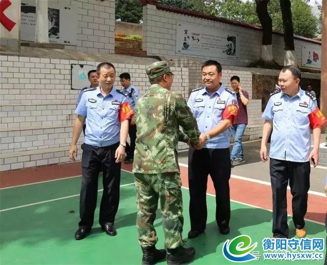 罗小伟同志一行慰问国庆节坚守岗位的公安民警