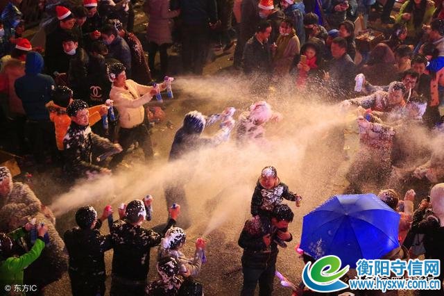 喜大普奔:衡阳高调发布禁令对平安夜占道狂欢乱象说“不”